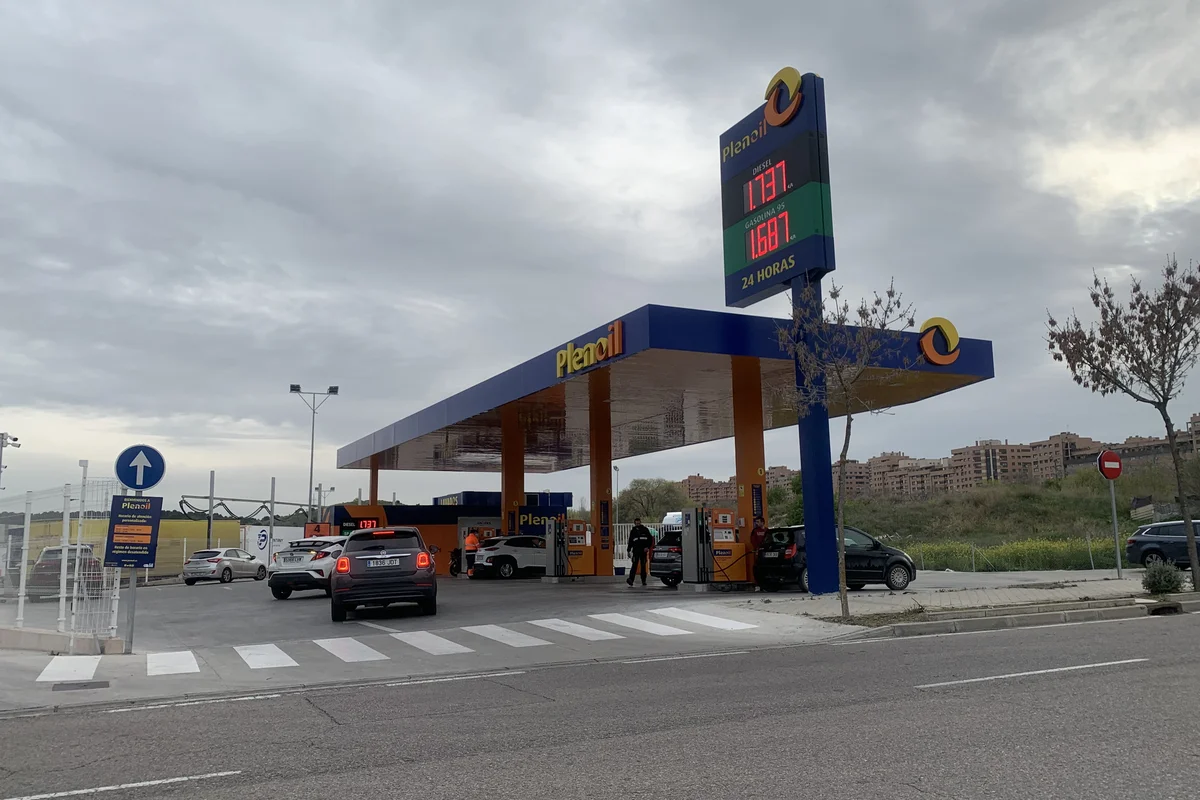Panel de precios de gasolinera Plenoil en España