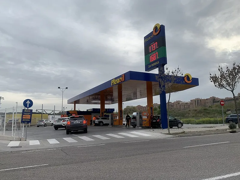 Precio de la gasolina en una gasolinera Plenoil en España